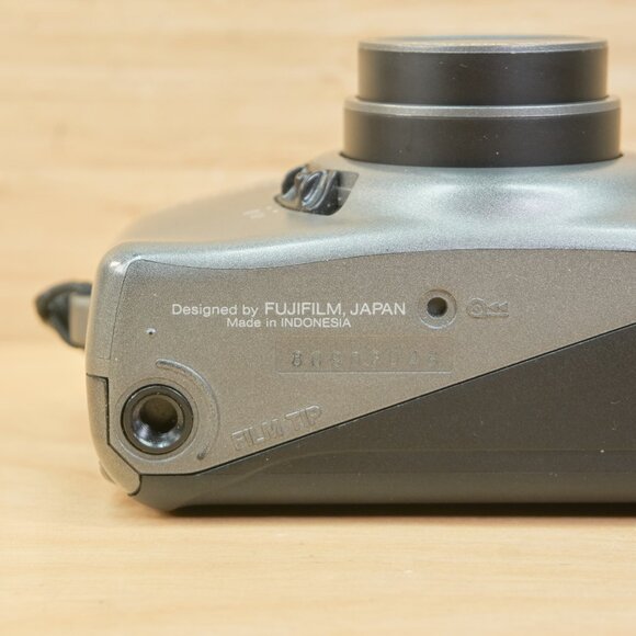 Fujifilm DL-260 Zoom MR Point and Shoot Film Camera, FUJINON Zoom Lens - Picture 8 of 9